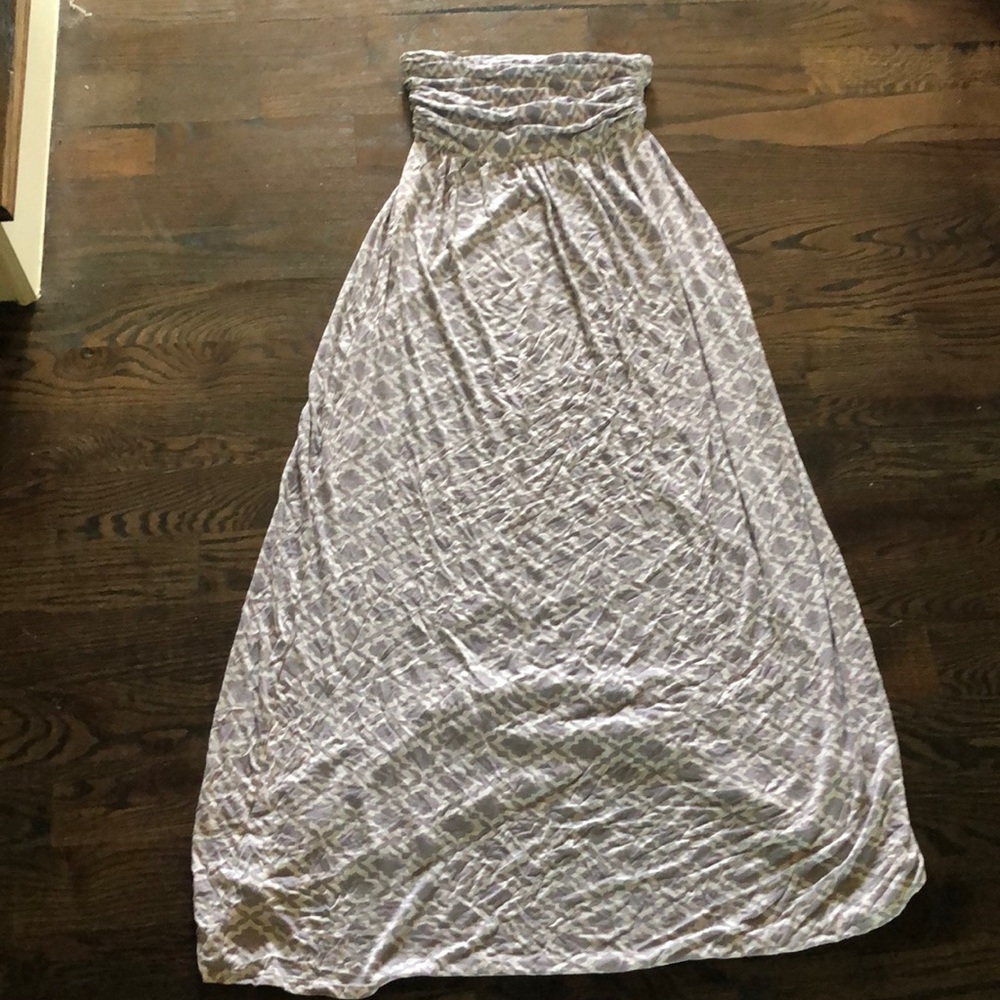 Dainty hooligan strapless maxi dress. Like new.